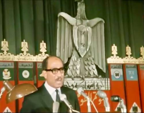 How did Sadat's policies differ from those of his predecessor, Gamal Abdel Nasser?