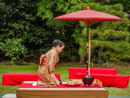 Influence of Japanese Tea Ceremony on Modern Practices