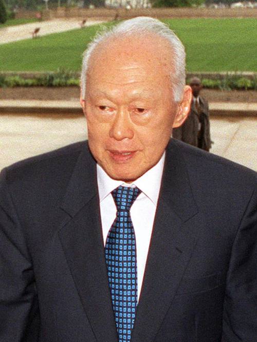 What is Lee Kuan Yew's educational background?