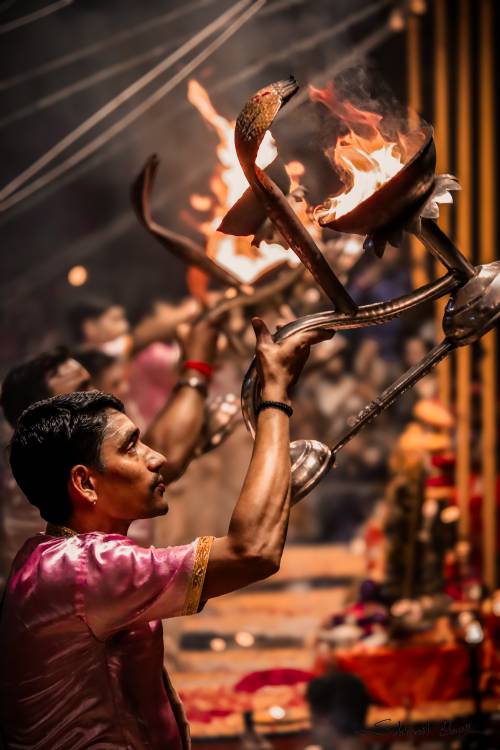 How is chanting used in Buddhist practices?