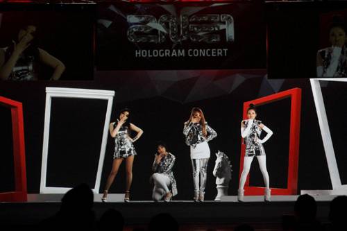 How are 3D holograms created for live events?