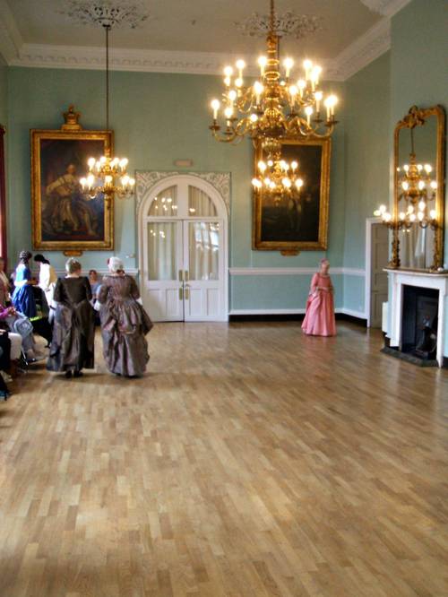 The Influence of Baroque Dance on Modern Performance