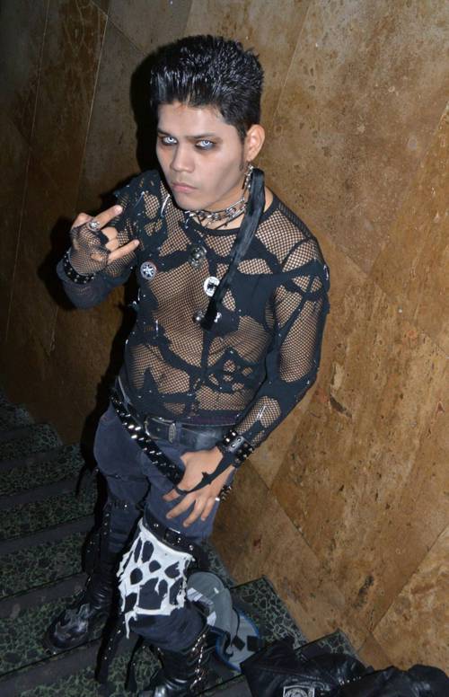 What is cyber goth, and how does it relate to Gothic fashion?