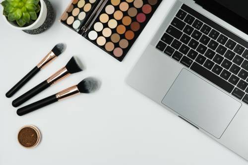 The Role of Influencers in Shaping Beauty Standards